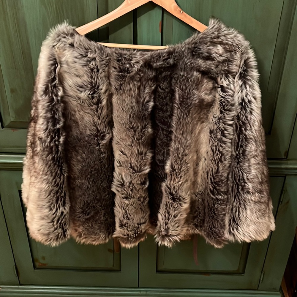 TAHARI HOME faux fur tree skirt